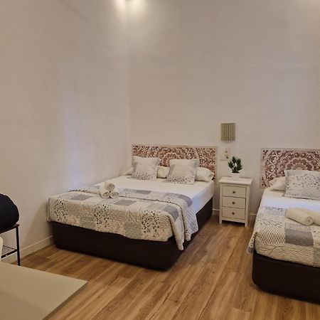 Hostal Andrea Sol Madrid Ngoại thất bức ảnh