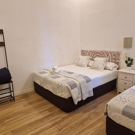 Hostal Andrea Sol Madrid Ngoại thất bức ảnh