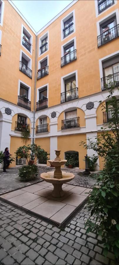 Hostal Andrea Sol Madrid Ngoại thất bức ảnh