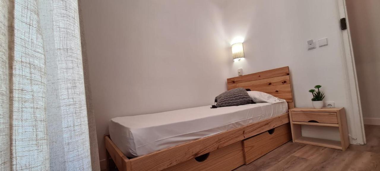 Hostal Andrea Sol Madrid Ngoại thất bức ảnh