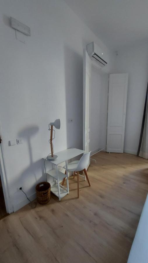 Hostal Andrea Sol Madrid Ngoại thất bức ảnh