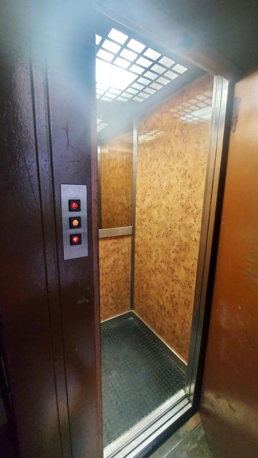 Hostal Andrea Sol Madrid Ngoại thất bức ảnh