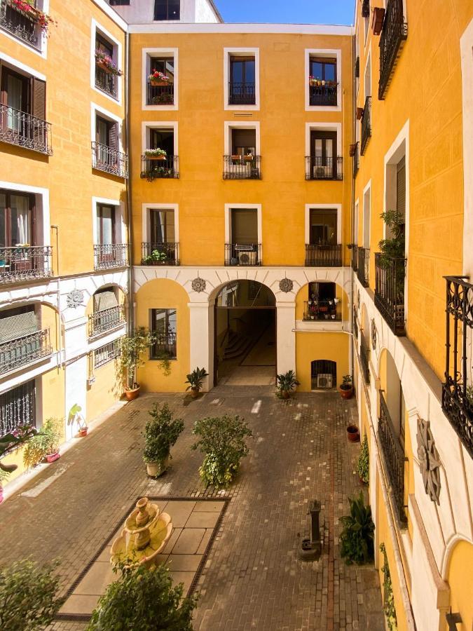 Hostal Andrea Sol Madrid Ngoại thất bức ảnh